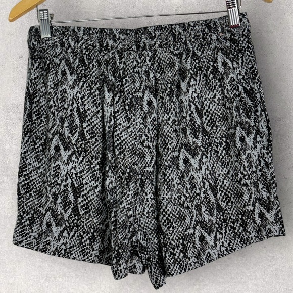 Anthropologie Blank London Narnia Soft Shorts Size Small Boho Snake Print Pocket - Picture 5 of 12